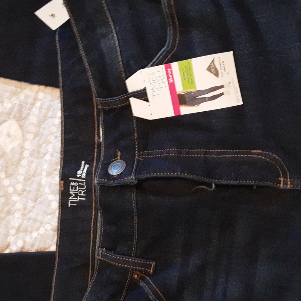 Time and True Womans 18Petite distressed skinny jeans - Picture 2 of 6